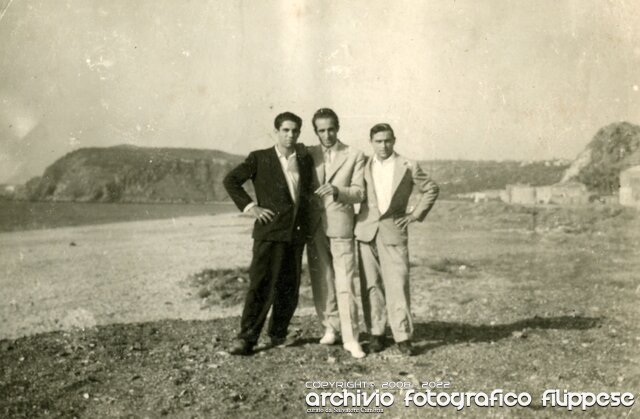 amici sulla spiaggia